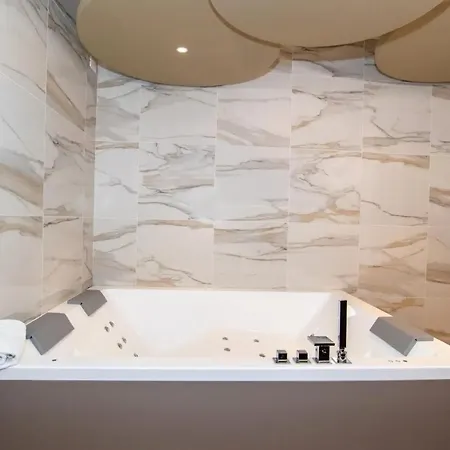 Jacuzzi By Enjoy Garda *